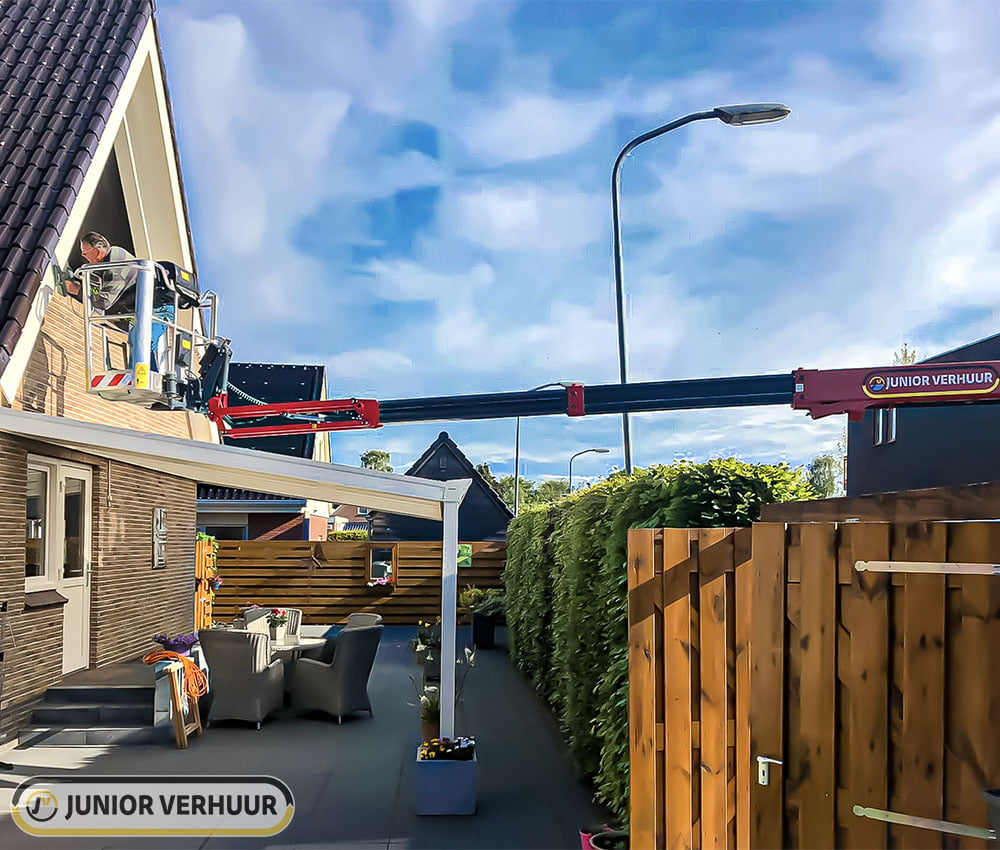 Spinhoogwerker 20m Hinowa 20.10 in de praktijk Junior Verhuur hoogwerker huren Siddeburen