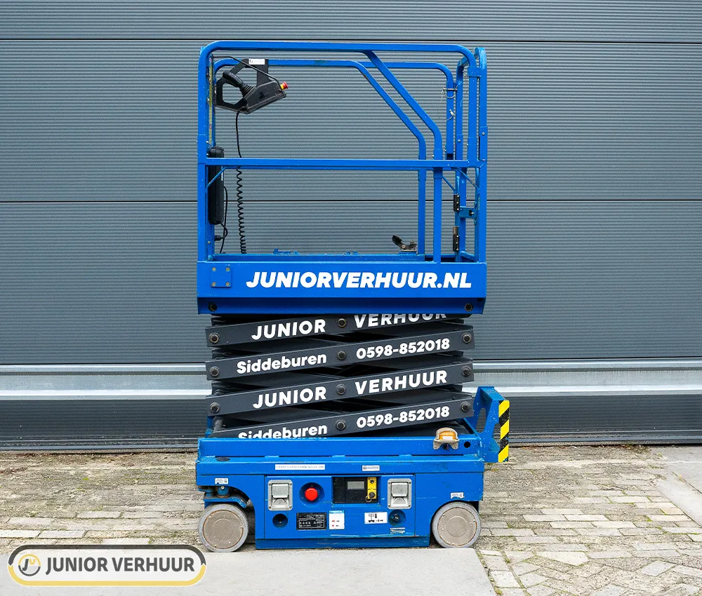 Schaarhoogwerker 5,6m uitgeschoven - Junior Verhuur hoogwerker huren groningen